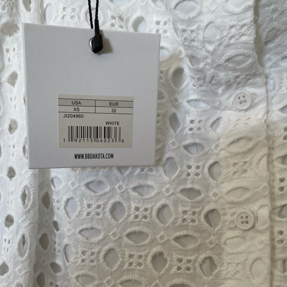 White Eyelet Off-the-Shoulder Crop Top - Picture 4 of 8